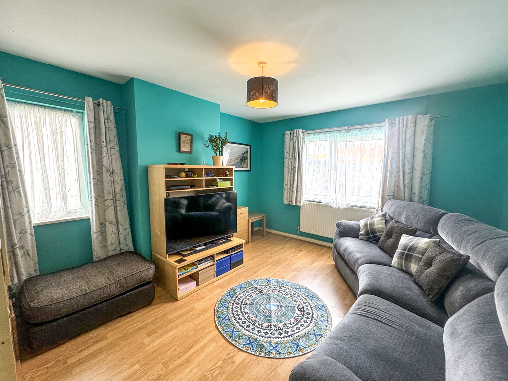 2 bed semi-detached bungalow for sale in Bryn Lane, Pontllanfraith  - Property Image 2