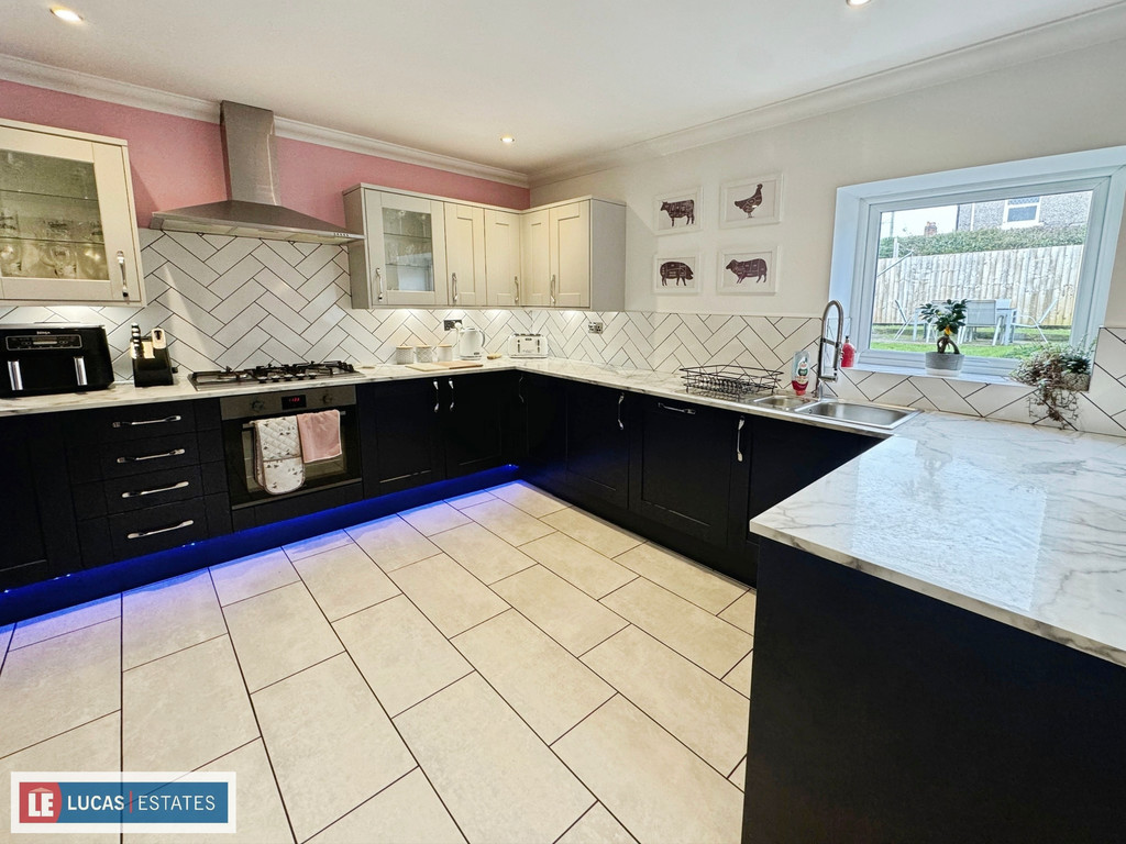 3 bed semi-detached house for sale in Bryncelyn, Nelson  - Property Image 3
