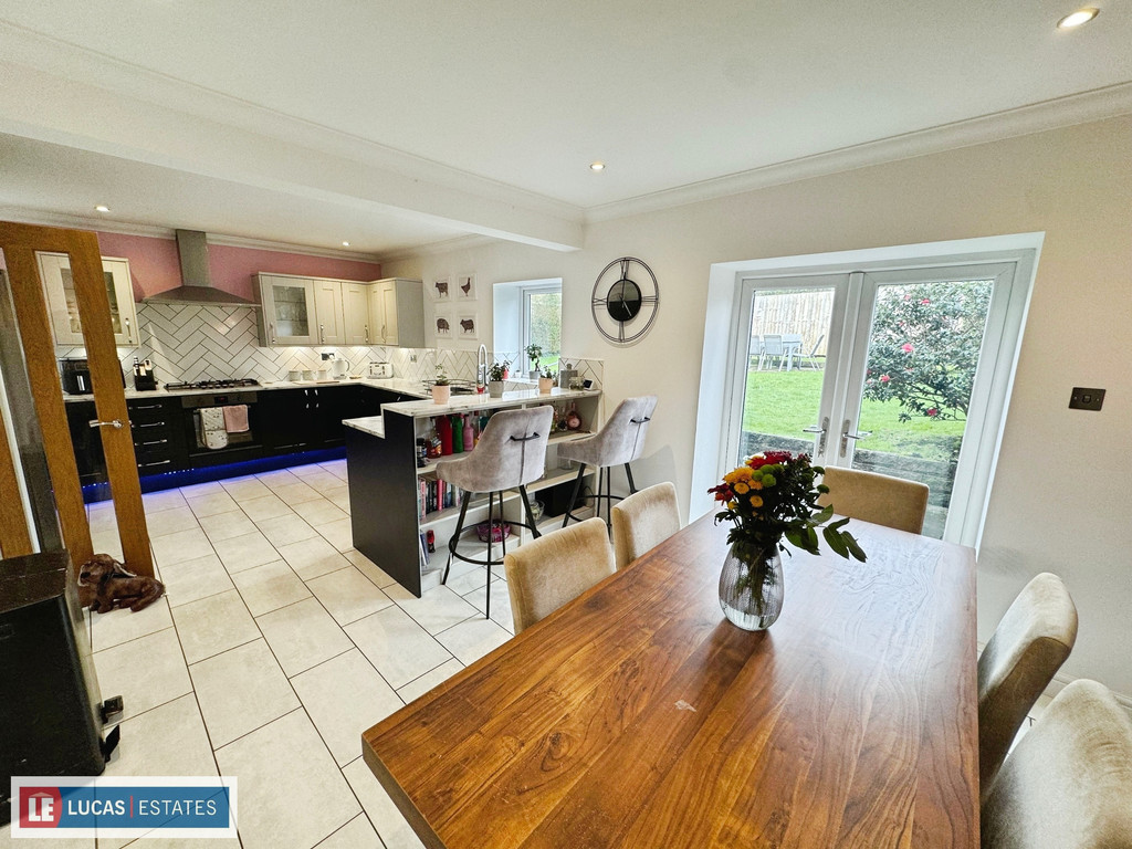 3 bed semi-detached house for sale in Bryncelyn, Nelson  - Property Image 4