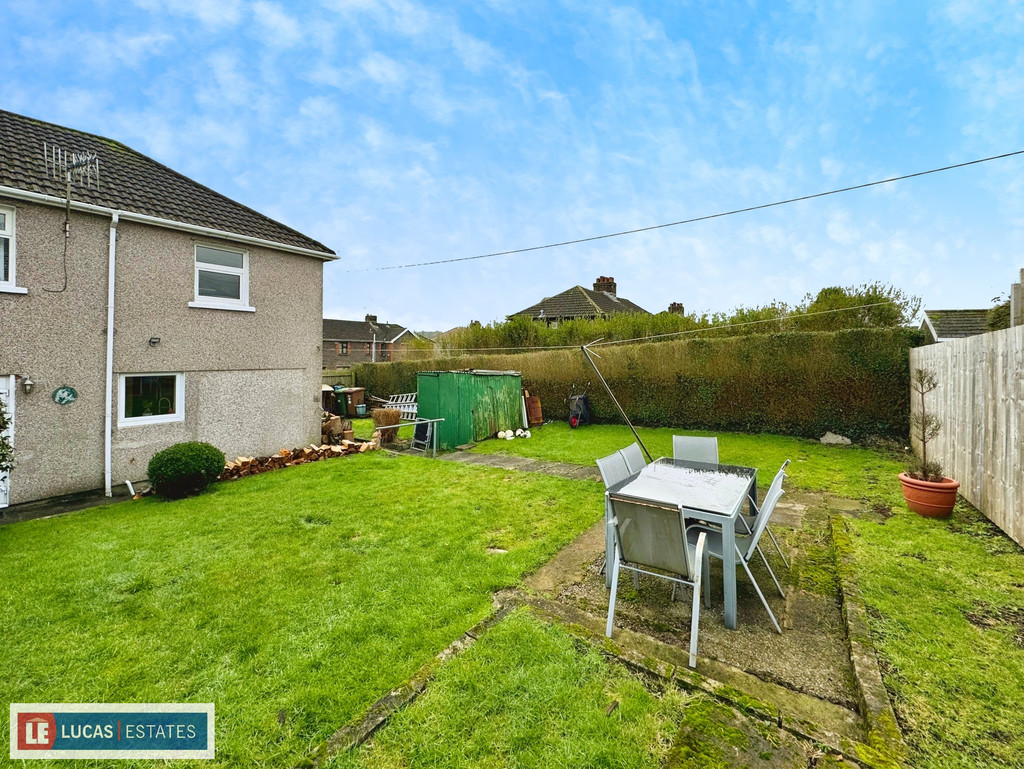 3 bed semi-detached house for sale in Bryncelyn, Nelson  - Property Image 14