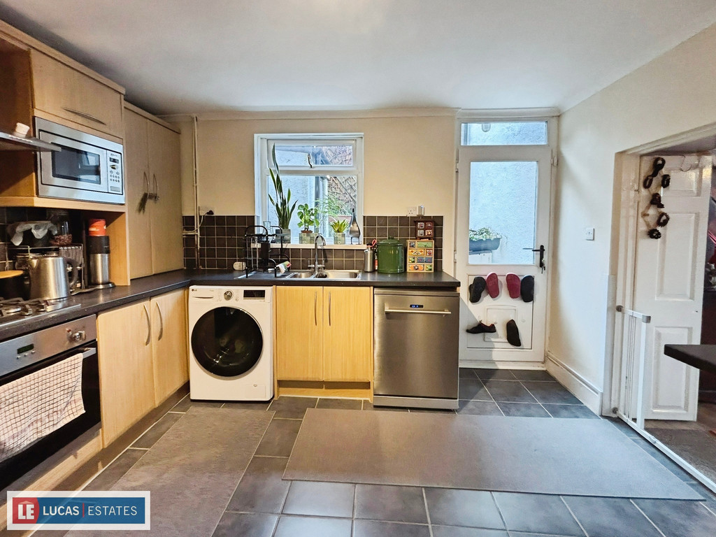 3 bed detached house for sale in Sunnyview, Argoed, Blackwood  - Property Image 9