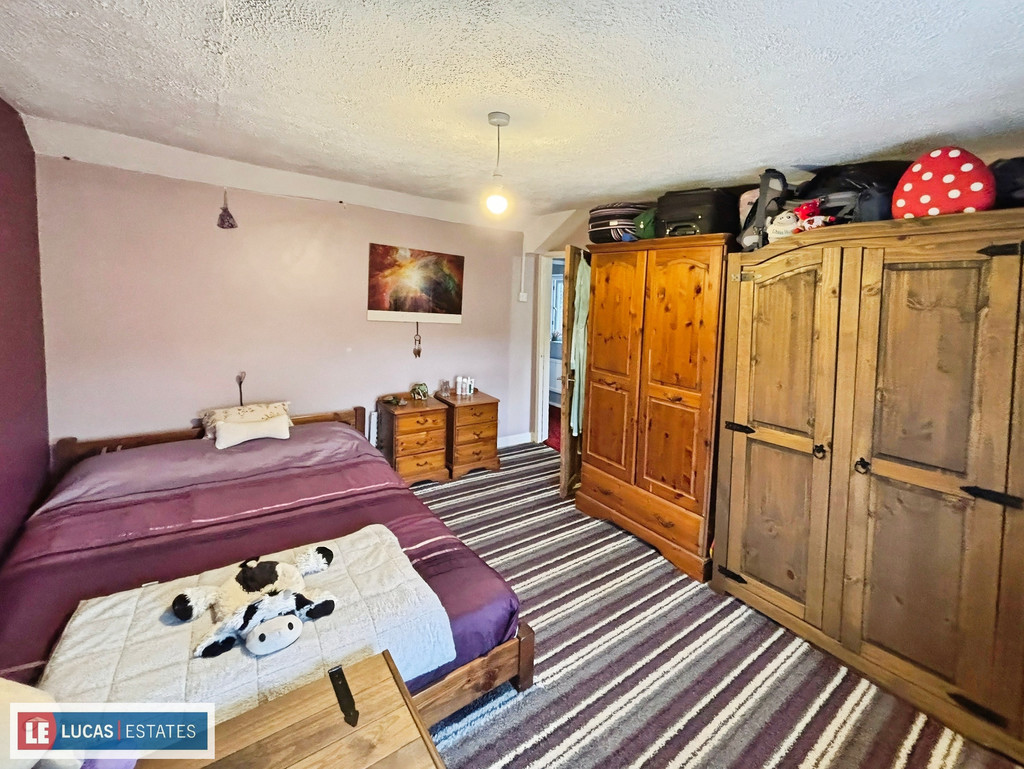 3 bed detached house for sale in Sunnyview, Argoed, Blackwood  - Property Image 13