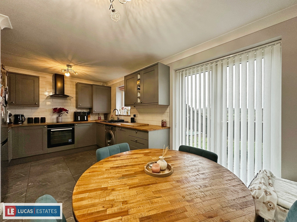 3 bed link detached house for sale in Cae Canol, Hengoed  - Property Image 4