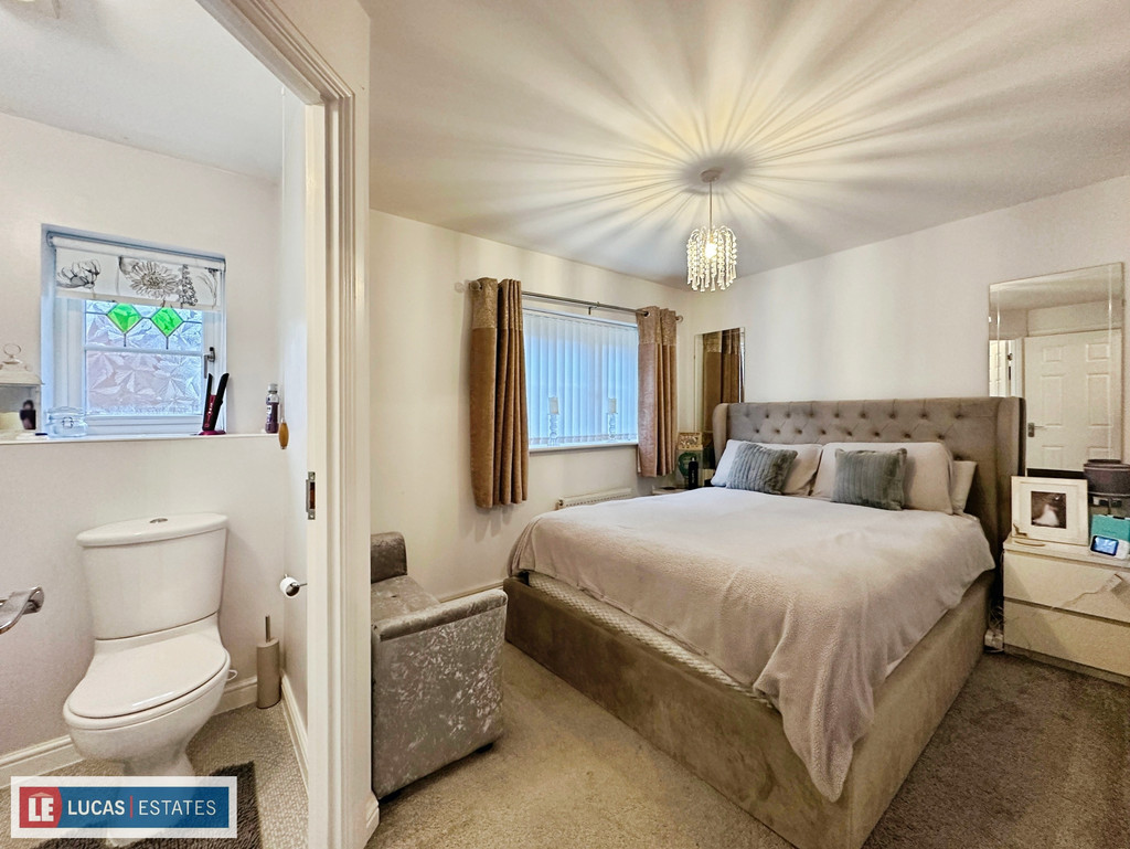 3 bed link detached house for sale in Cae Canol, Hengoed  - Property Image 9
