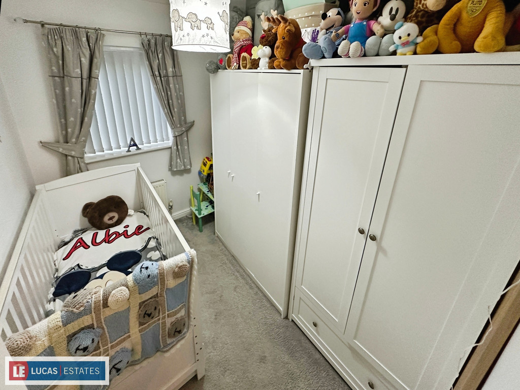3 bed link detached house for sale in Cae Canol, Hengoed  - Property Image 12