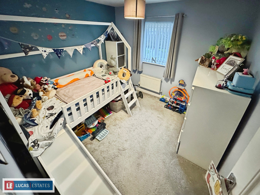 3 bed link detached house for sale in Cae Canol, Hengoed  - Property Image 13
