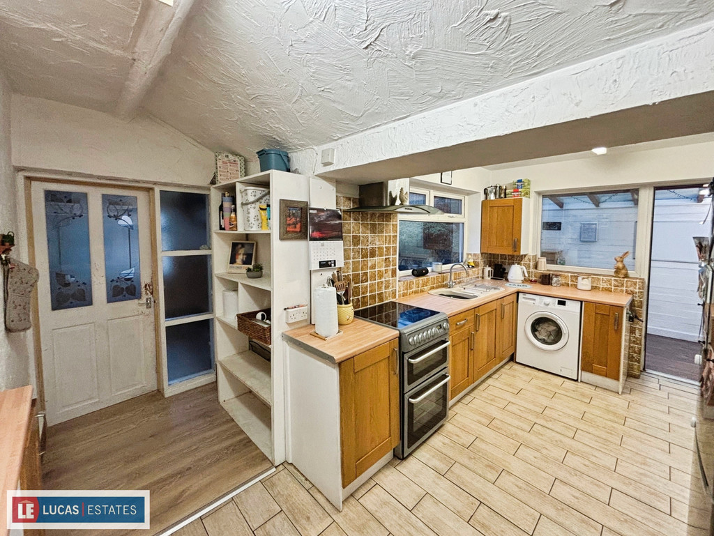 2 bed semi-detached house for sale in Bedwlwyn Road, Ystrad Mynach  - Property Image 9