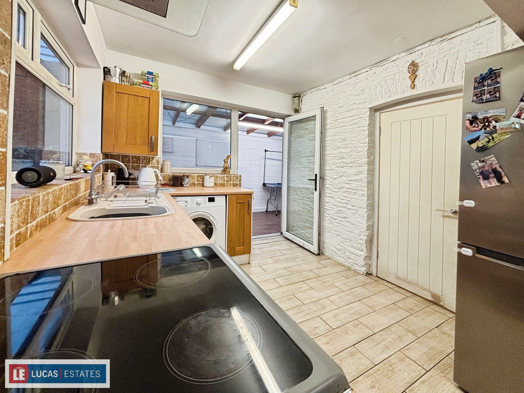 2 bed semi-detached house for sale in Bedwlwyn Road, Ystrad Mynach  - Property Image 10