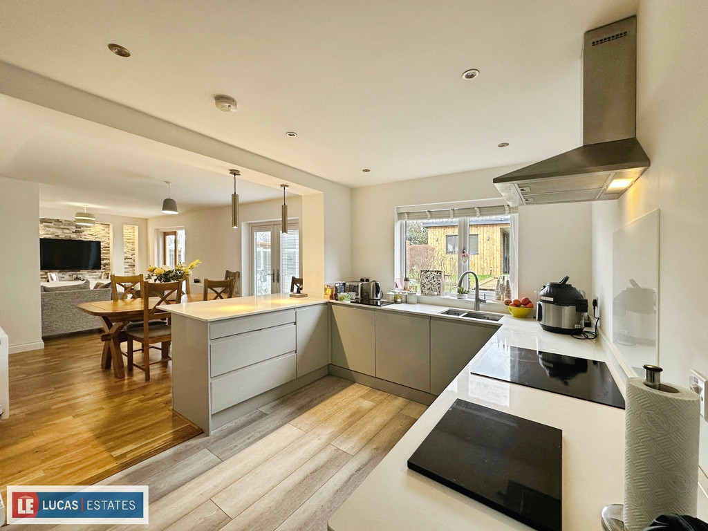 5 bed detached house for sale in The Hollies, Crumlin, Newport - Property Image 2