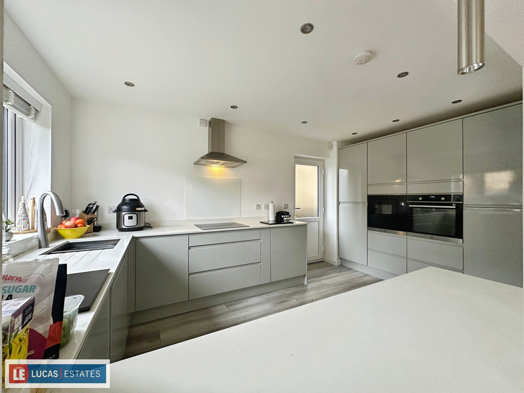 5 bed detached house for sale in The Hollies, Crumlin, Newport - Property Image 3