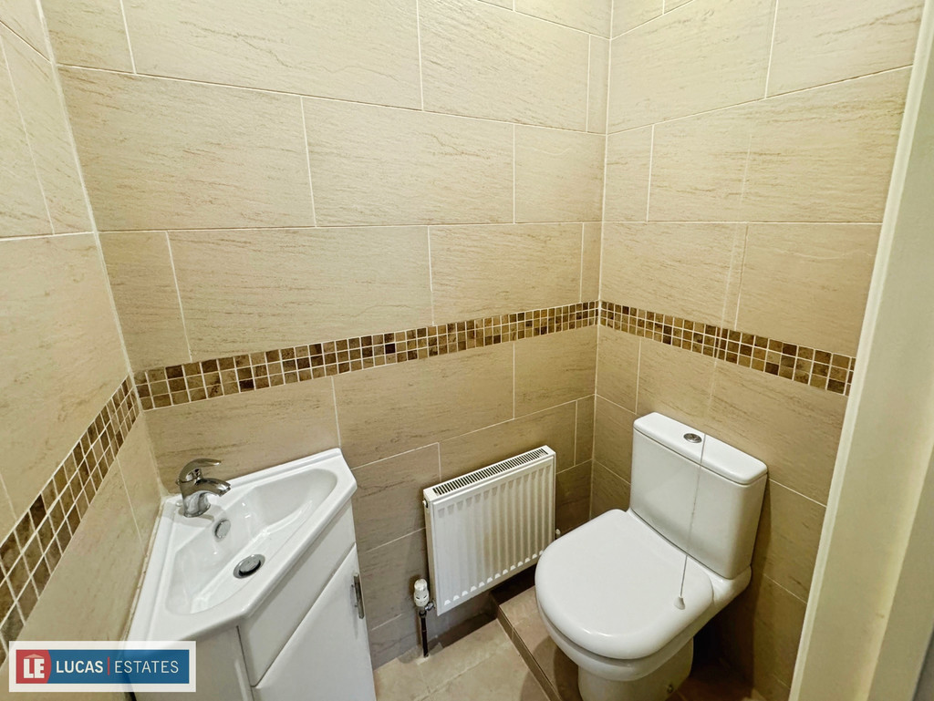 5 bed detached house for sale in Pen-y-cae, Ystrad Mynach  - Property Image 10