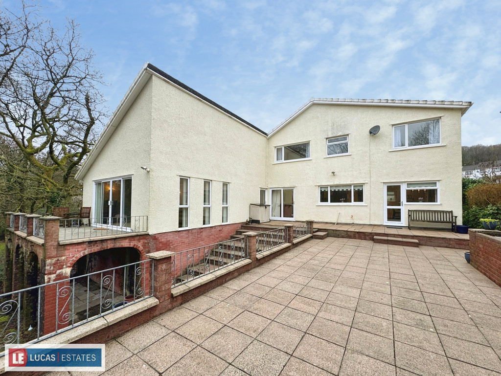 5 bed detached house for sale in Pen-y-cae, Ystrad Mynach  - Property Image 16