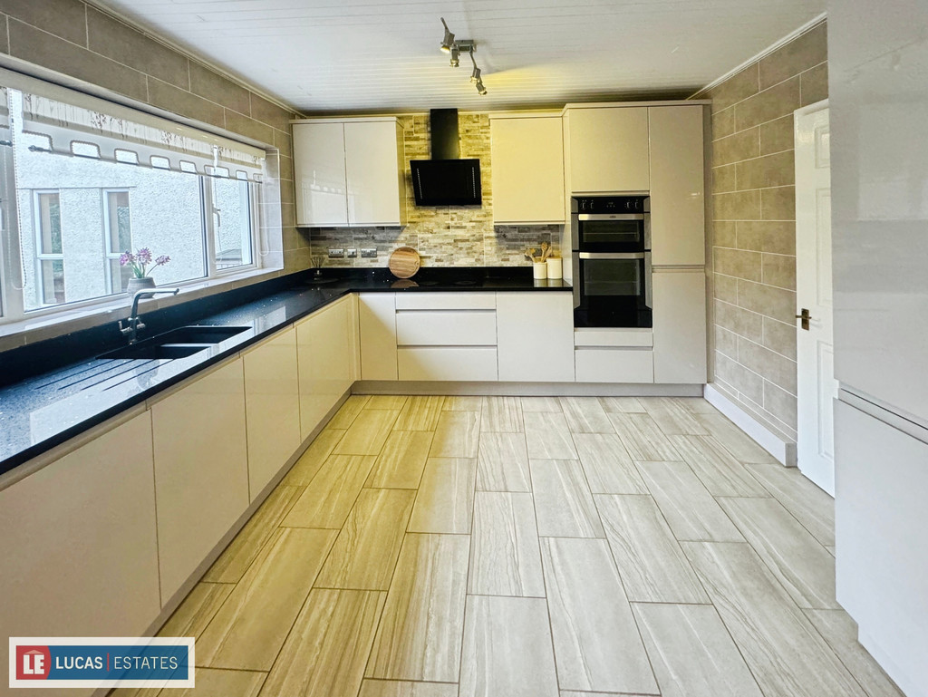5 bed detached house for sale in Pen-y-cae, Ystrad Mynach  - Property Image 5