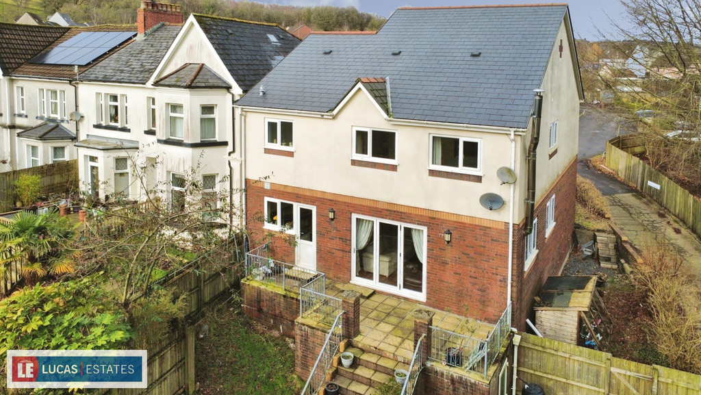 4 bed detached house for sale in Penallta Villas, Ystrad Mynach  - Property Image 15