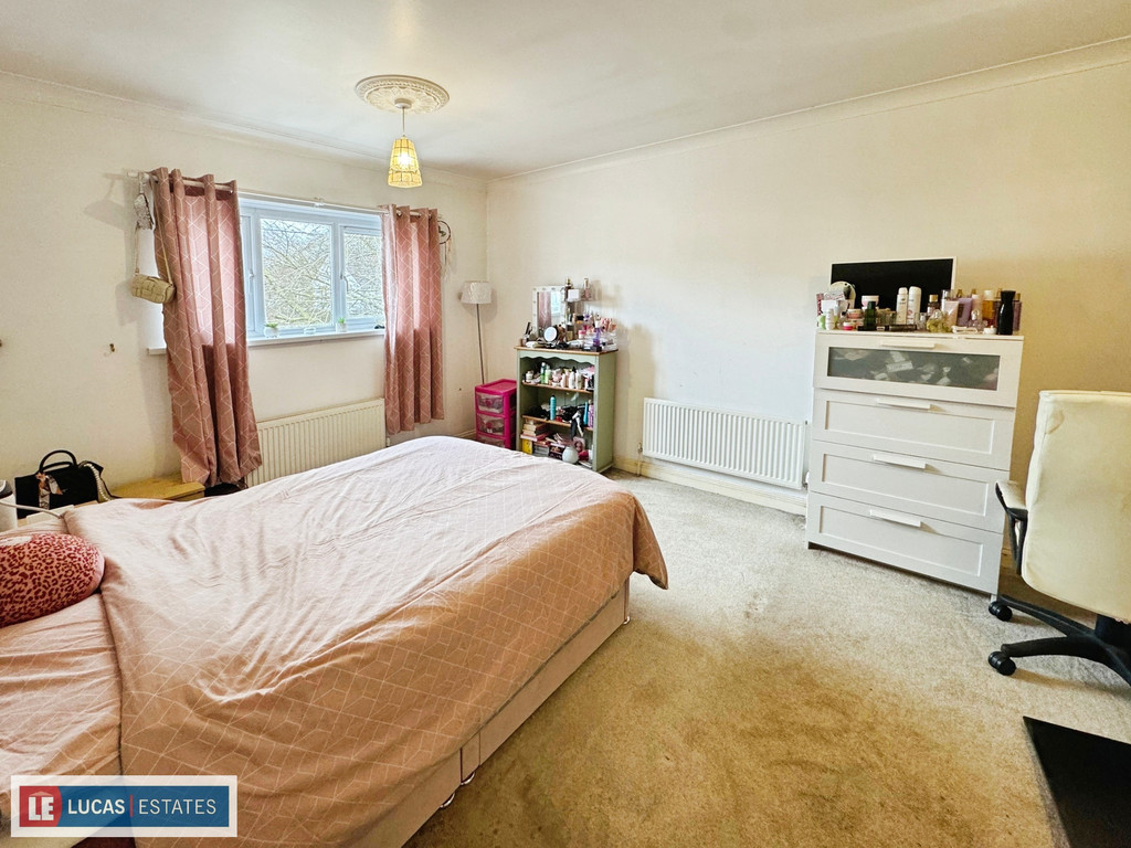4 bed detached house for sale in Penallta Villas, Ystrad Mynach  - Property Image 10