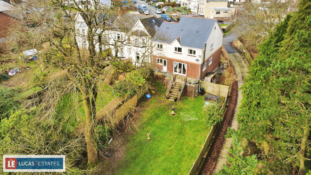 4 bed detached house for sale in Penallta Villas, Ystrad Mynach  - Property Image 17