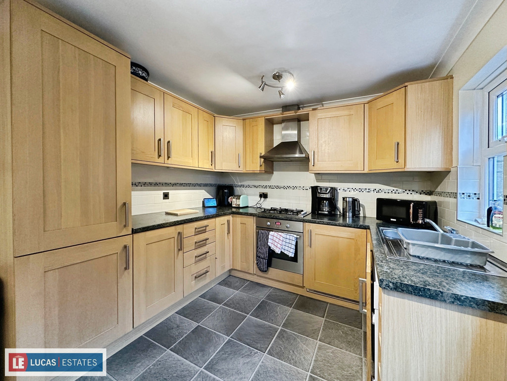 2 bed semi-detached house for sale in Llyswen, Penpedairheol - Property Image 5
