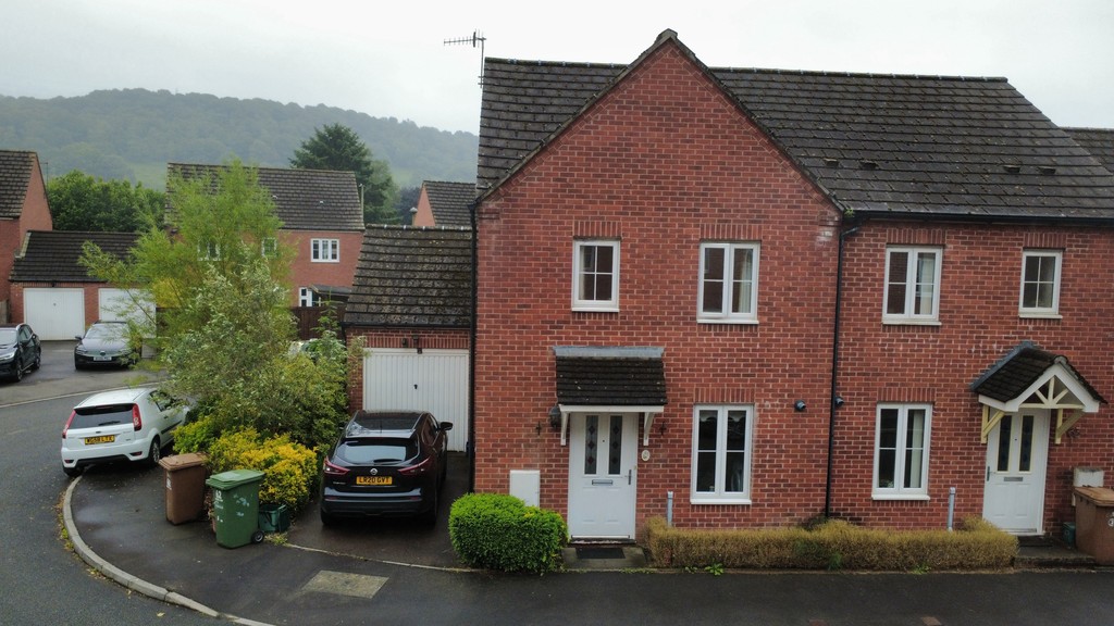 3 bed semi-detached house to rent in Bluebell View, Llanbradach, Caerphilly - Property Image 1