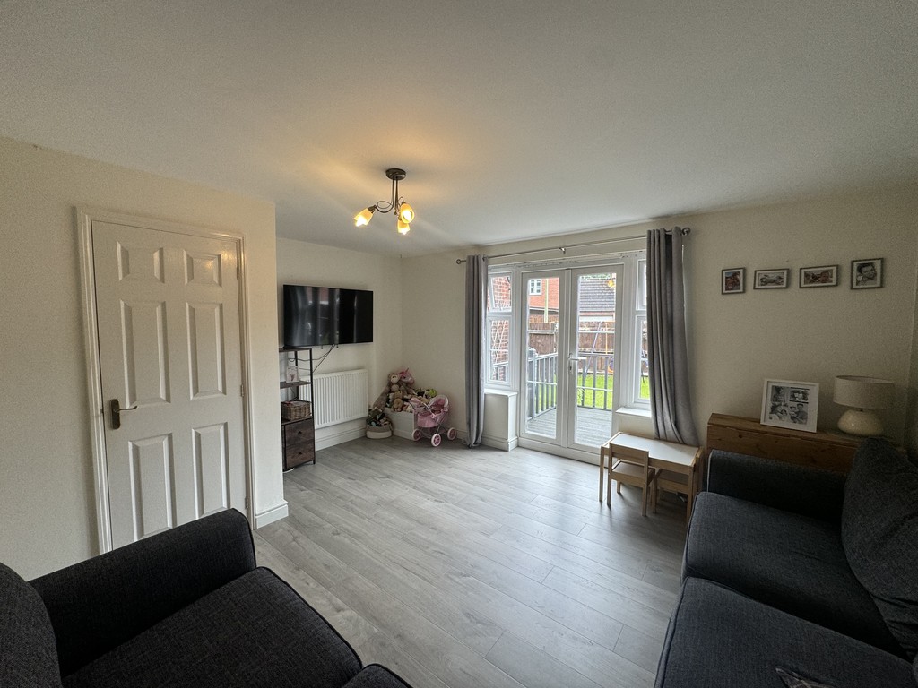 3 bed semi-detached house to rent in Bluebell View, Llanbradach, Caerphilly  - Property Image 2