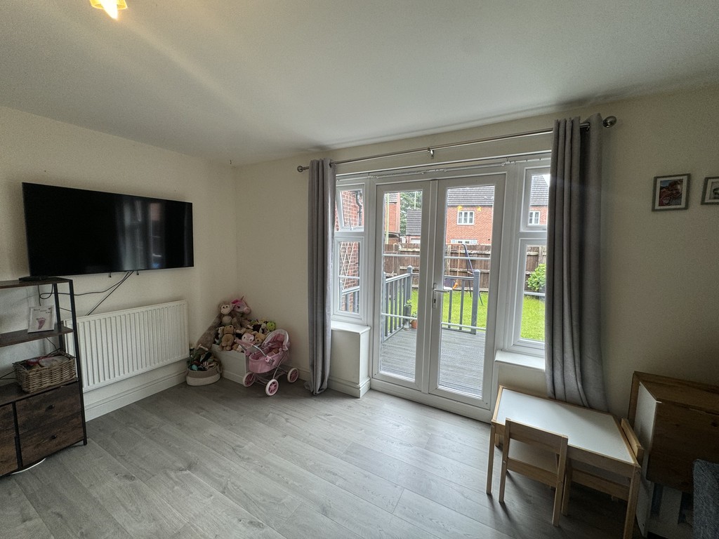 3 bed semi-detached house to rent in Bluebell View, Llanbradach, Caerphilly  - Property Image 3