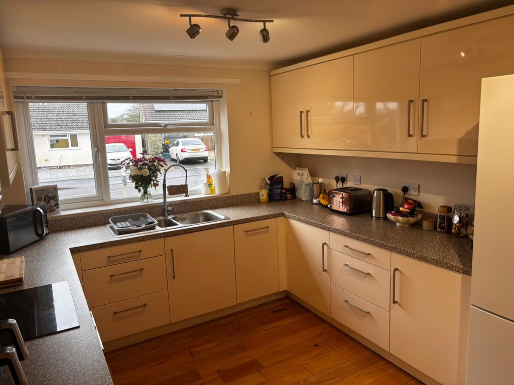 2 bed detached bungalow for sale in The Chase, Verwood, Bournemouth  - Property Image 8