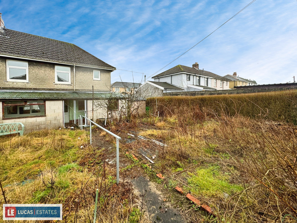 3 bed semi-detached house for sale in Gelliargwellt Road, Penybryn - Property Image 17