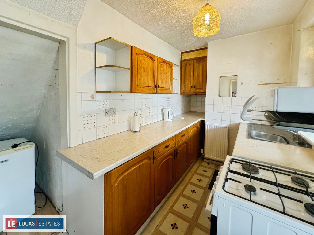 3 bed semi-detached house for sale in Gelliargwellt Road, Penybryn - Property Image 3