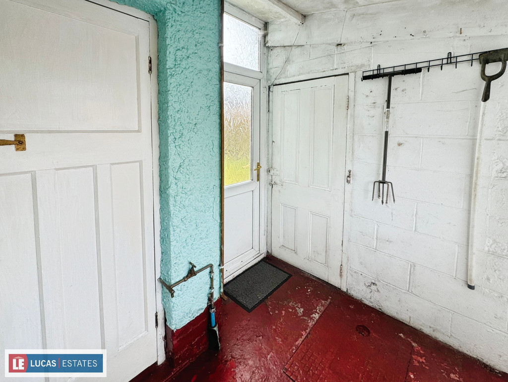 3 bed semi-detached house for sale in Gelliargwellt Road, Penybryn - Property Image 14