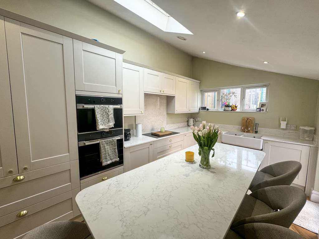 3 bed terraced house for sale in Hanbury Street, Glan Y Nant  - Property Image 3