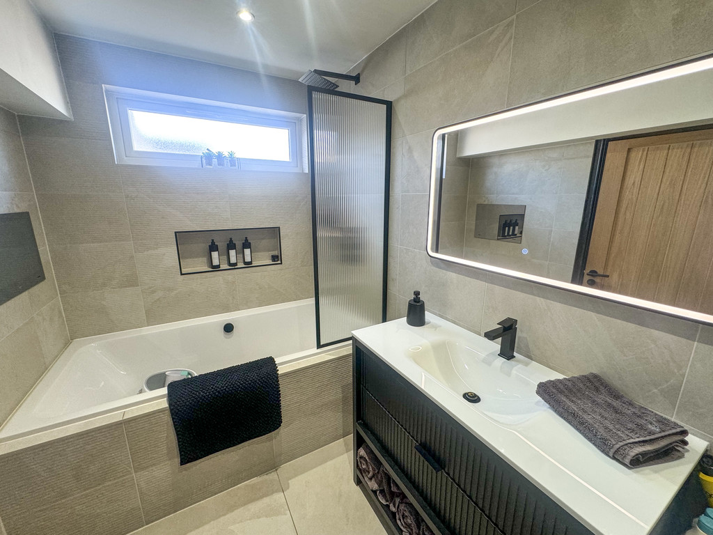 3 bed terraced house for sale in Hanbury Street, Glan Y Nant  - Property Image 14
