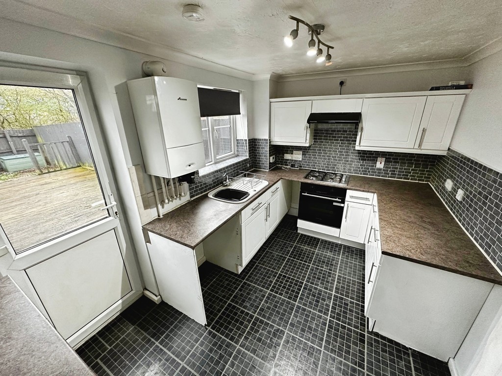 2 bed terraced house for sale in Clos Tir Twyn, Ystrad Mynach - Property Image 2