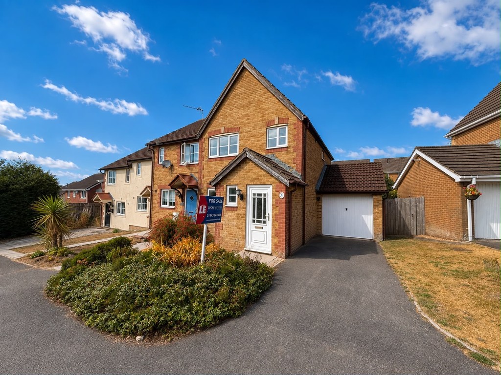 3 bed end of terrace house for sale in Sorrel Drive, Penpedairheol  - Property Image 18