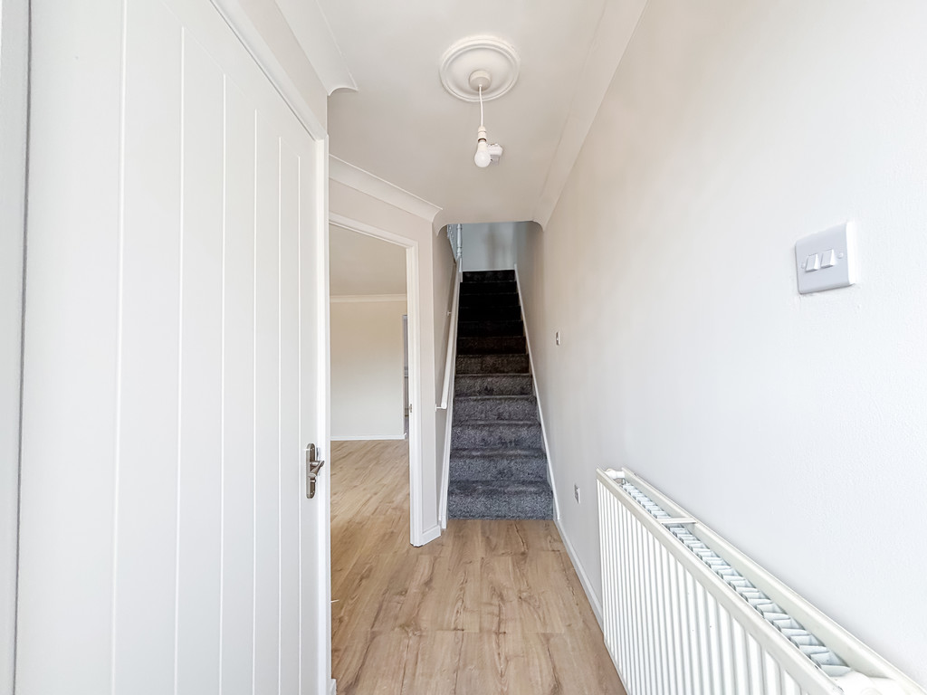 3 bed end of terrace house for sale in Sorrel Drive, Penpedairheol  - Property Image 4