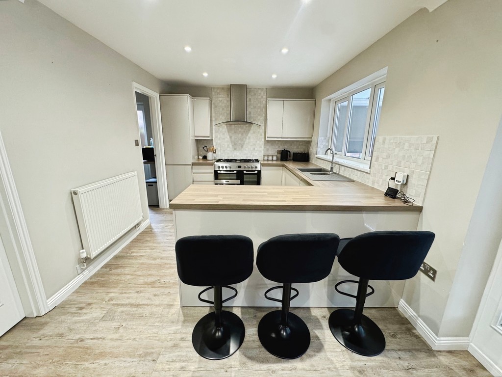 3 bed detached house for sale in Stryd Hywel Harris, Ystrad Mynach  - Property Image 2