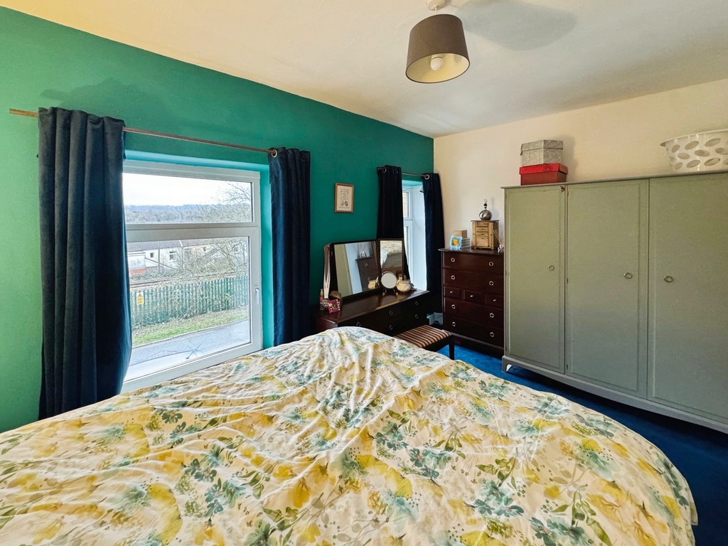 2 bed terraced house for sale in Brynavon Terrace, Hengoed  - Property Image 9