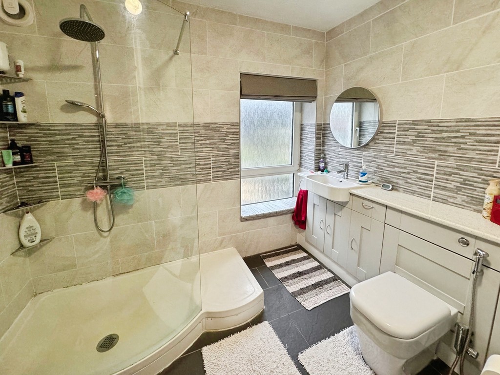 2 bed terraced house for sale in Brynavon Terrace, Hengoed  - Property Image 11