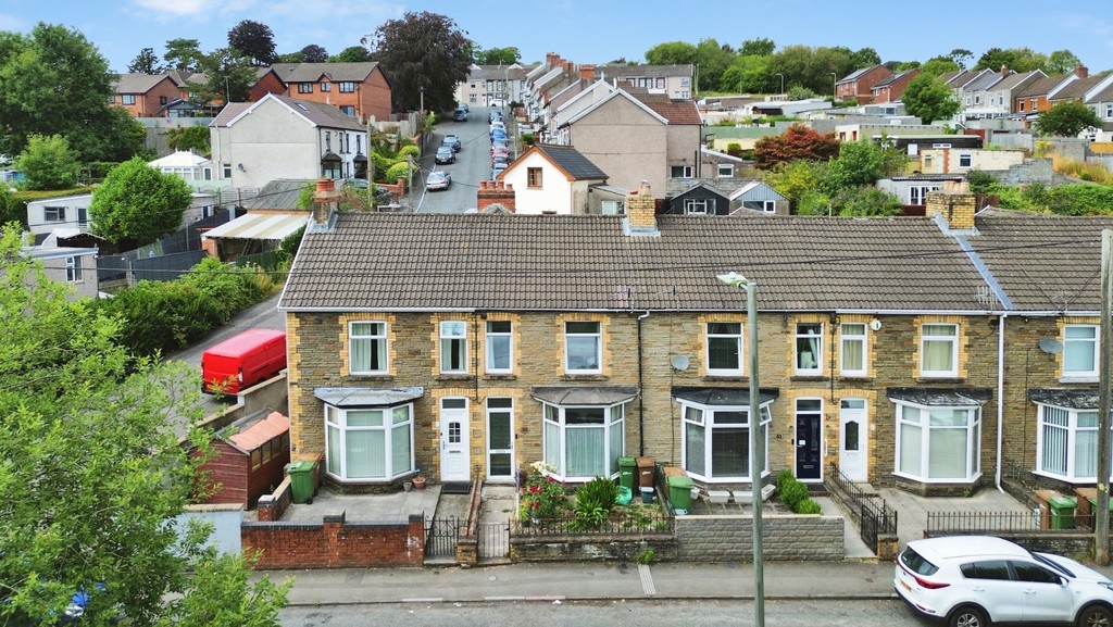 2 bed terraced house for sale in Brynavon Terrace, Hengoed  - Property Image 1