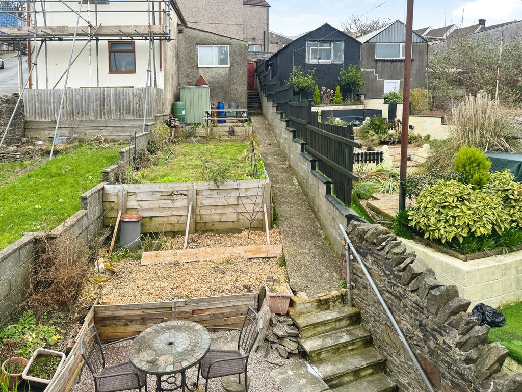 2 bed terraced house for sale in Brynavon Terrace, Hengoed  - Property Image 15