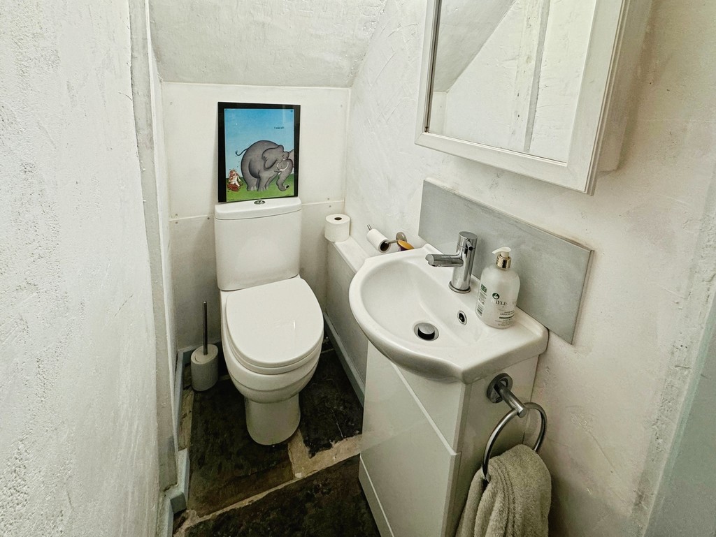 2 bed terraced house for sale in Brynavon Terrace, Hengoed  - Property Image 7