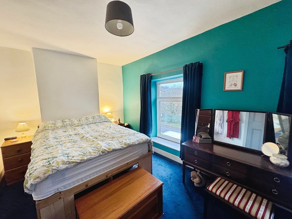 2 bed terraced house for sale in Brynavon Terrace, Hengoed  - Property Image 8