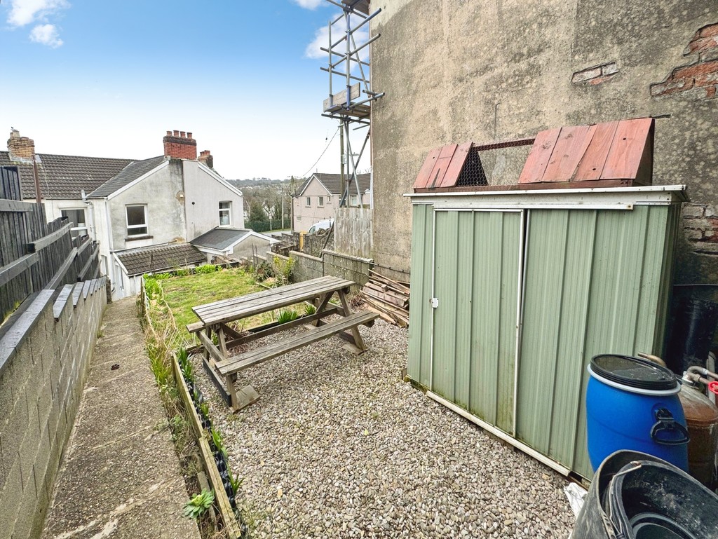 2 bed terraced house for sale in Brynavon Terrace, Hengoed  - Property Image 13