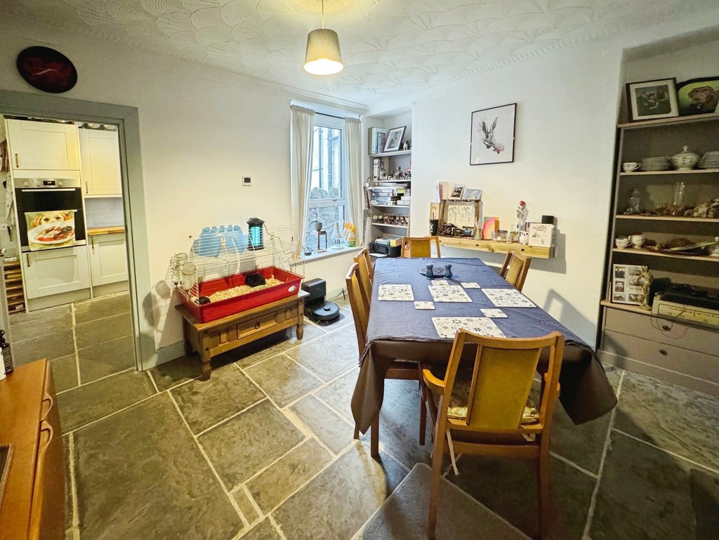 2 bed terraced house for sale in Brynavon Terrace, Hengoed  - Property Image 5