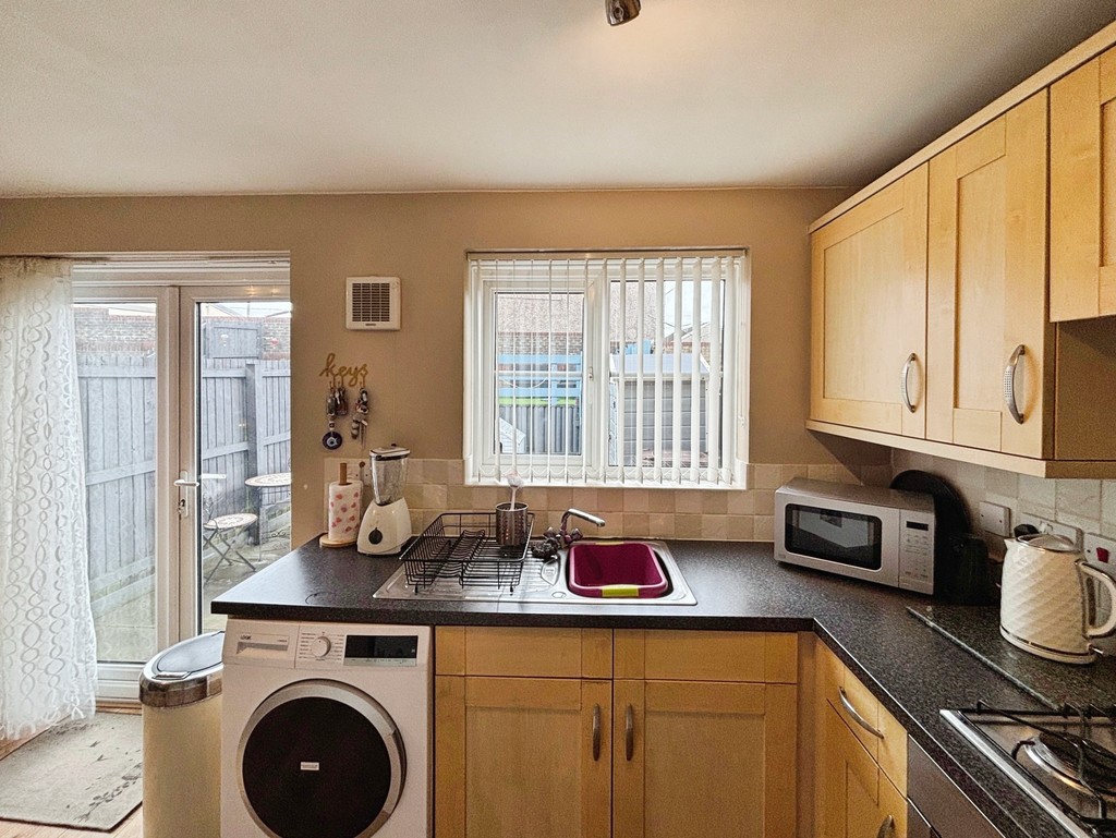 2 bed terraced house for sale in Pwll Yr Allt, Tir-y-berth  - Property Image 5