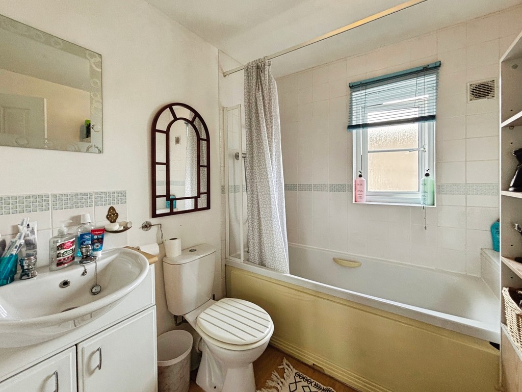 2 bed terraced house for sale in Pwll Yr Allt, Tir-y-berth  - Property Image 13