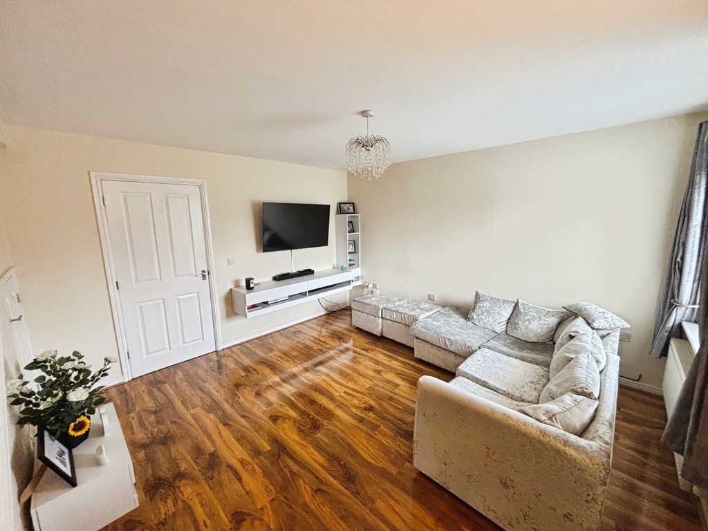 3 bed semi-detached house for sale in Farm Close, Tir-y-berth - Property Image 3