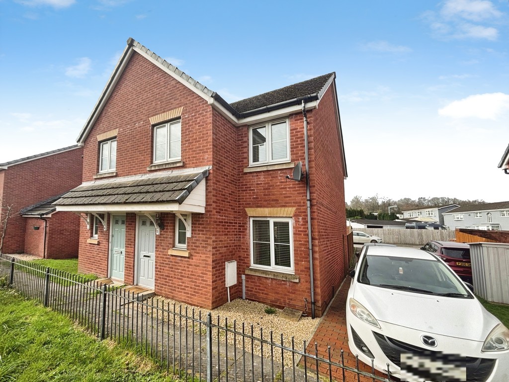 3 bed semi-detached house for sale in Farm Close, Tir-y-berth - Property Image 2