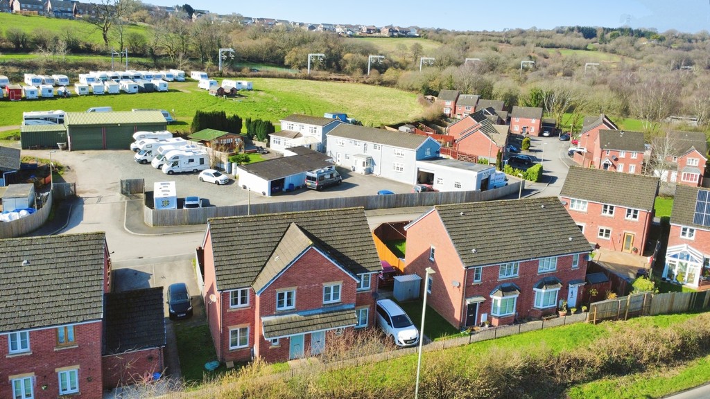 3 bed semi-detached house for sale in Farm Close, Tir-y-berth - Property Image 21