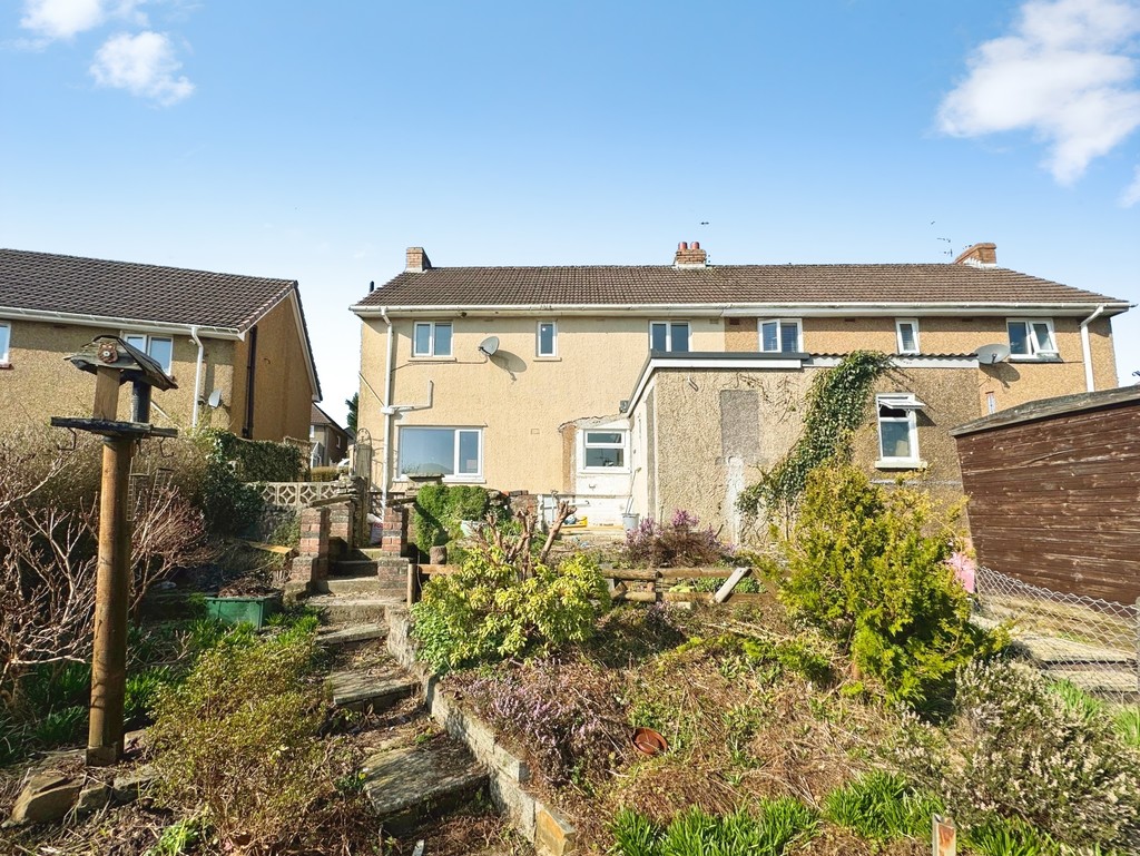 3 bed semi-detached house for sale in Brynglas Avenue, Pontllanfraith  - Property Image 13