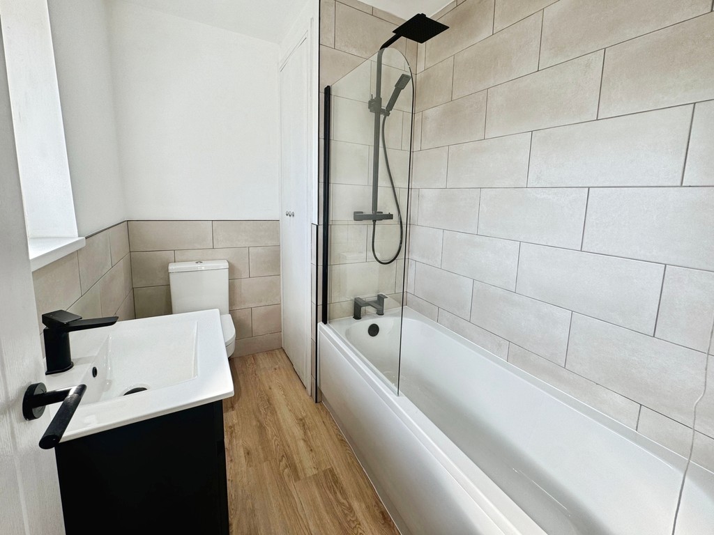 3 bed semi-detached house for sale in Brynglas Avenue, Pontllanfraith  - Property Image 12