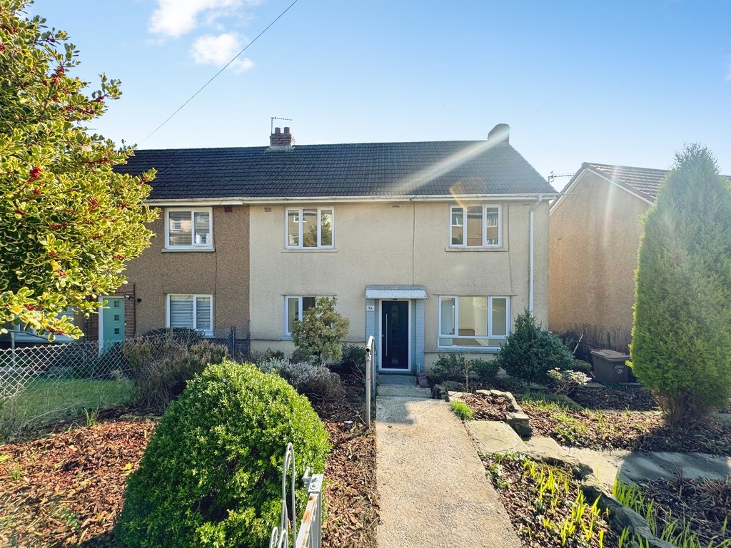 3 bed semi-detached house for sale in Brynglas Avenue, Pontllanfraith  - Property Image 2